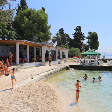 Daire Family Friendly With A Swimming Pool Kastel Luksic, - 15773