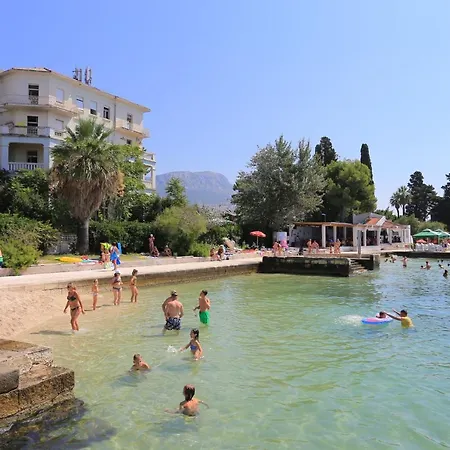 Daire Family Friendly With A Swimming Pool Kastel Luksic, - 15773
