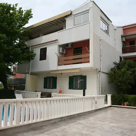 Family Friendly With A Swimming Pool Kastel Luksic, - 15773 Daire *
