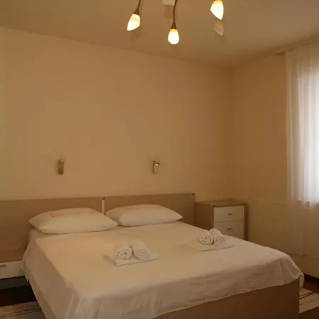 Family Friendly With A Swimming Pool Kastel Luksic, - 15773 * Kastela