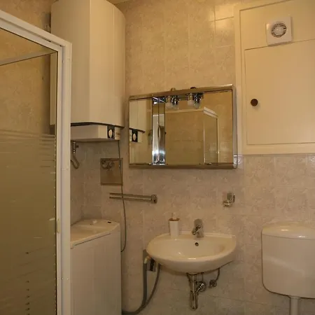 Family Friendly With A Swimming Pool Kastel Luksic, - 15773 Daire
