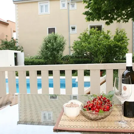 Family Friendly With A Swimming Pool Kastel Luksic, - 15773 Daire *