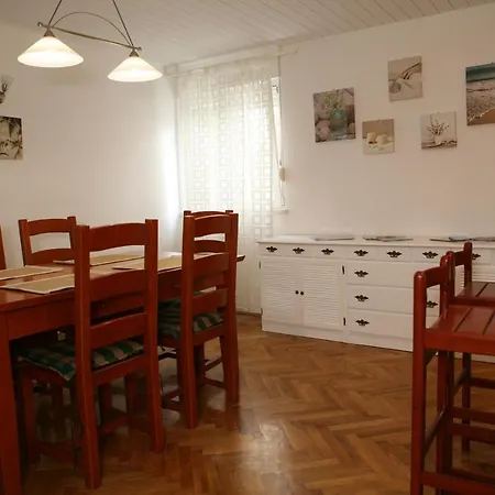 Family Friendly With A Swimming Pool Kastel Luksic, - 15773 Kastela