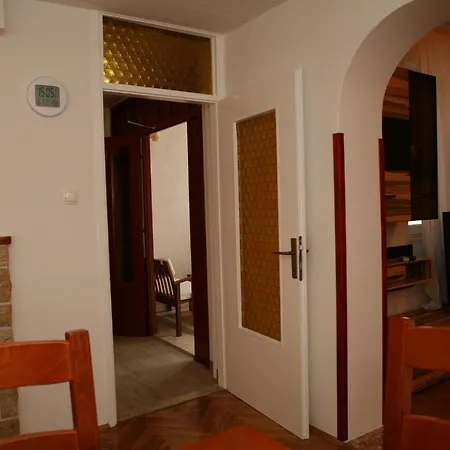Daire Family Friendly With A Swimming Pool Kastel Luksic, - 15773 Kastela