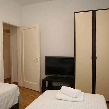 Family Friendly With A Swimming Pool Kastel Luksic, - 15773 Daire
